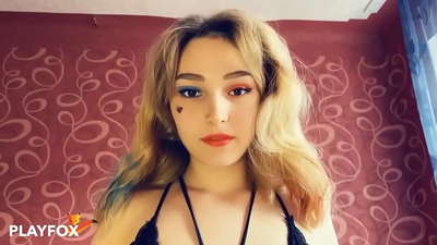 Айнакҳои воқеияти виртуалии ҷодугарӣ ба ман бо Харли Куинн алоқаи ҷинсӣ доданд